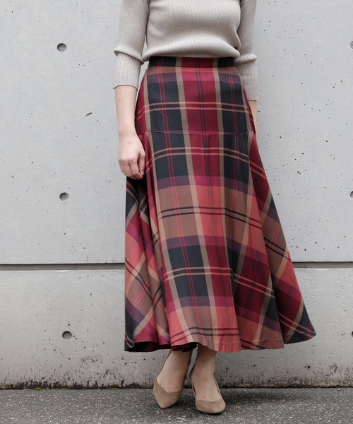 Liesse（リエス）の「チェックフレアースカート（スカート・レディース・ボルドー/キャメル・S/M）」の2枚目の写真