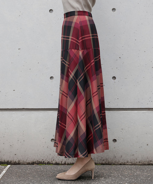 Liesse（リエス）の「チェックフレアースカート（スカート・レディース・ボルドー/キャメル・S/M）」の6枚目の写真