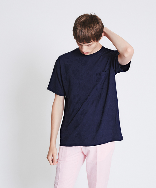 ABAHOUSE GRAY(アバハウスグレイ)の「【展開店舗限定】パイナップル柄 ジャガード半袖Tシャツ(Tシャツ/カットソー・メンズ・ホワイト/ベージュ/ネイビー・46/48)」の3枚目の写真