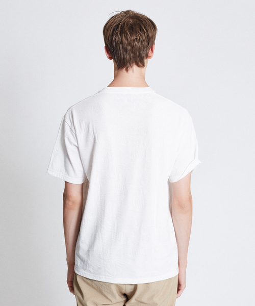 ABAHOUSE GRAY(アバハウスグレイ)の「【展開店舗限定】パイナップル柄 ジャガード半袖Tシャツ(Tシャツ/カットソー・メンズ・ホワイト/ベージュ/ネイビー・46/48)」の6枚目の写真