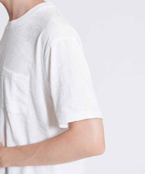 ABAHOUSE GRAY(アバハウスグレイ)の「【展開店舗限定】パイナップル柄 ジャガード半袖Tシャツ(Tシャツ/カットソー・メンズ・ホワイト/ベージュ/ネイビー・46/48)」の10枚目の写真
