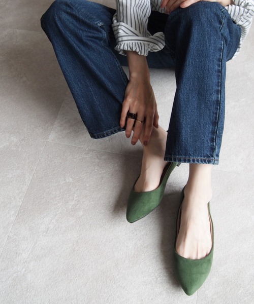 VIVIAN(ヴィヴィアン)の「シンプルプレーンぺたんこパンプス(パンプス・レディース・ブラック系その他/ブラック×グレー/ブラック系その他2/ブラック系その他3/その他14/グレー系その他3/ライトイエロー/パイソン/マルーン/その他24/レオパード/D/E/ホワイト×カーキブラウン/ベージュ系その他3/グレー系その他4/グレー系その他6/ブルー系その他6/ゴールド系その他4/ライトパープル/ブラック×グリーン/Royal/Olive /PINK/スモークグレー/クリアブラック/クリアブラウン/ホワイト×レッド/パープル系その他3/グリーン系その他3・22/24.5/23/26.5/25/25.5/23.5/26/24/22.5)」の17枚目の写真