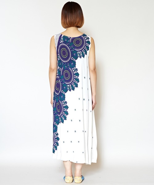 チャイハネ（チャイハネ）の「【チャイハネ】yul 曼荼羅模様ノースリーブワンピース（ワンピース・レディース・ホワイト/ブラック/ブルー・FREE）」の10枚目の写真