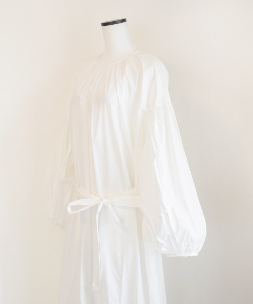Marient（マリエント）の「バルーンシャツベルトワンピ（シャツワンピース・レディース・ベージュ/ホワイト・FREE）」の13枚目の写真
