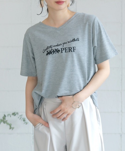 Bou Jeloud(ブージュルード)の「汗染み防止加工◆鹿の子プリントTシャツ(Tシャツ/カットソー・レディース・ライトグレー/ネイビー/オフホワイト・FREE)」の2枚目の写真