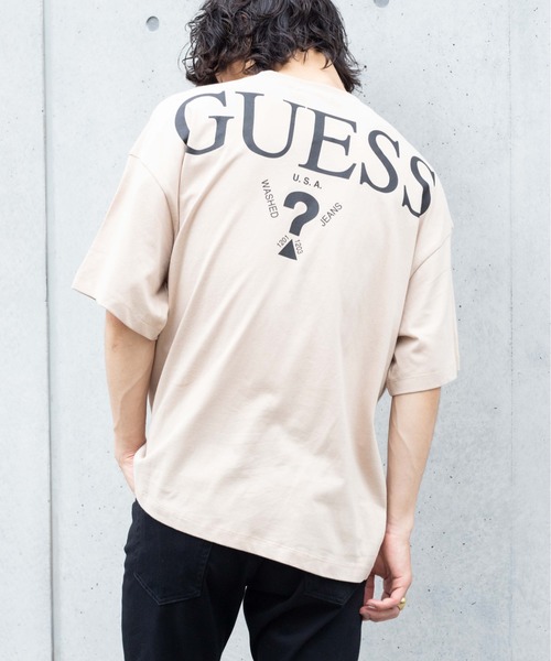 Guess（ゲス）の「∴WEGO/GUESS 別注バックプリントロゴビッグ半袖Tシャツ（Tシャツ/カットソー・メンズ・ベージュ/ホワイト/ブラック/サックスブルー・MEDIUM/LARGE）」の4枚目の写真