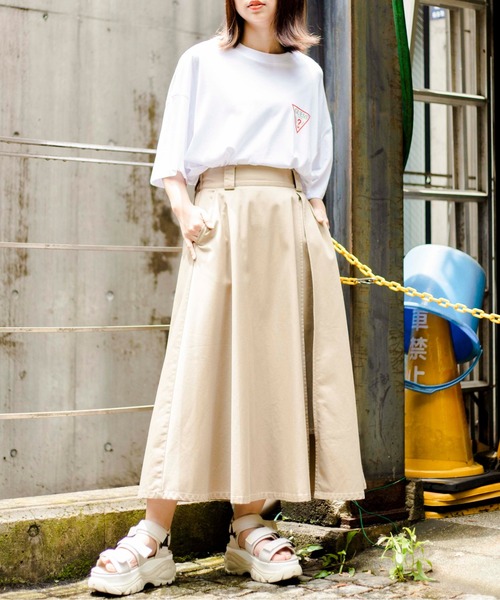 Guess（ゲス）の「∴WEGO/GUESS 別注バックプリントロゴビッグ半袖Tシャツ（Tシャツ/カットソー・メンズ・ベージュ/ホワイト/ブラック/サックスブルー・MEDIUM/LARGE）」の10枚目の写真