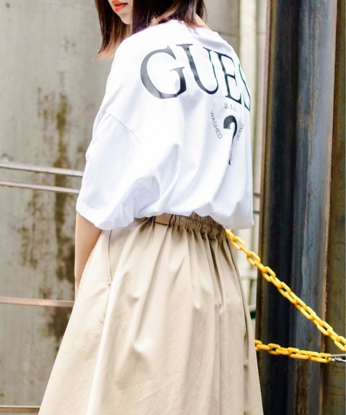Guess（ゲス）の「∴WEGO/GUESS 別注バックプリントロゴビッグ半袖Tシャツ（Tシャツ/カットソー・メンズ・ベージュ/ホワイト/ブラック/サックスブルー・MEDIUM/LARGE）」の11枚目の写真