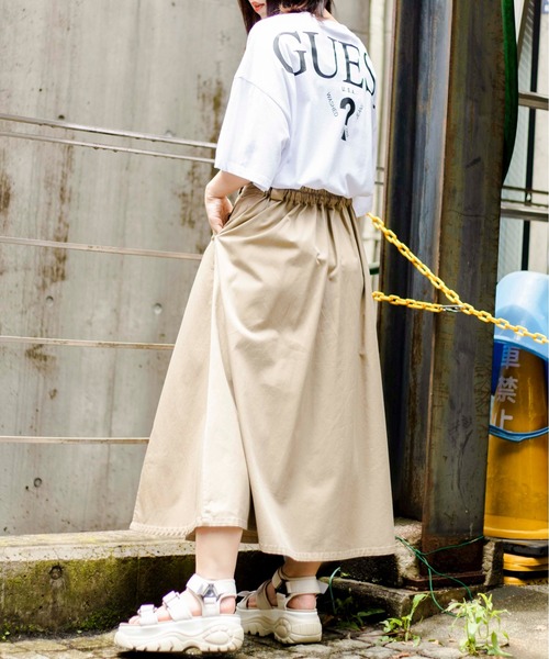 Guess（ゲス）の「∴WEGO/GUESS 別注バックプリントロゴビッグ半袖Tシャツ（Tシャツ/カットソー・メンズ・ベージュ/ホワイト/ブラック/サックスブルー・MEDIUM/LARGE）」の12枚目の写真