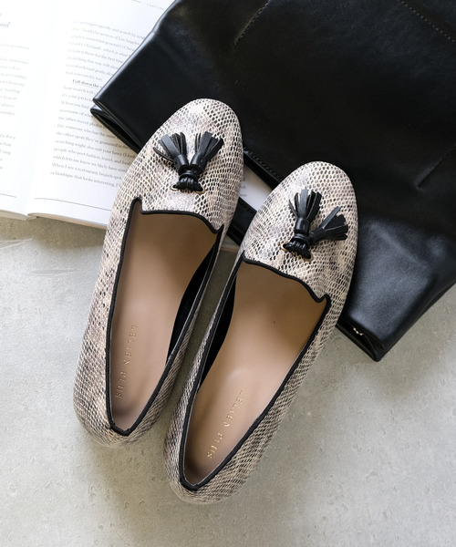 AmiAmi（アミアミ）の「タッセルオペラシューズ/ローファー（ローファー・レディース・ブラック系その他/ブラック/アイボリー/ブラウン/パイソン/グレー・L/LL/M/S）」の6枚目の写真