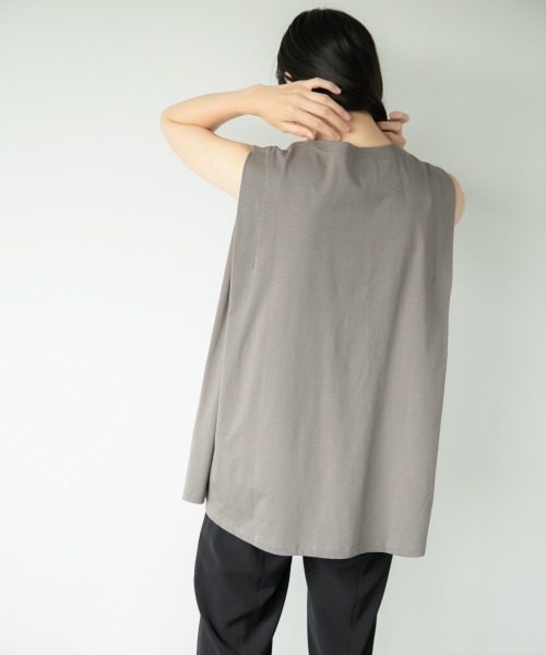 LOWRYS FARM（ローリーズファーム）の「タックノースリーブ　892660（Tシャツ/カットソー・レディース・オフホワイト/カーキ/ブラック/アイボリー・FREE）」の16枚目の写真