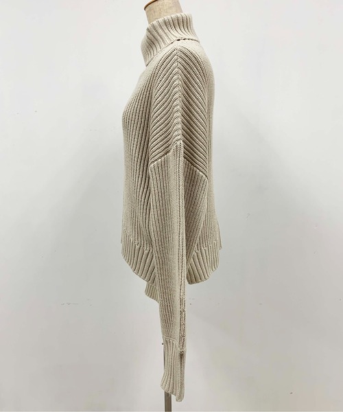 PICCIN（ピッチン）の「ハイネックボリュームニット（ニット/セーター・レディース・キャメル/チャコールグレー/ベージュ・M）」の13枚目の写真