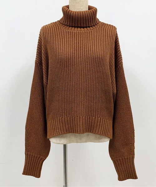 PICCIN（ピッチン）の「ハイネックボリュームニット（ニット/セーター・レディース・キャメル/チャコールグレー/ベージュ・M）」の11枚目の写真