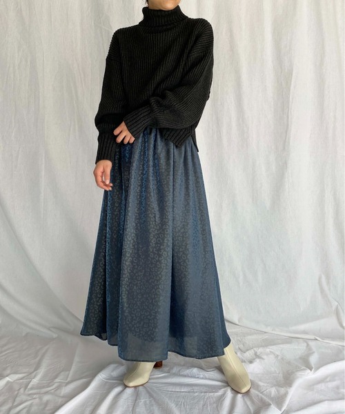 PICCIN（ピッチン）の「ハイネックボリュームニット（ニット/セーター・レディース・キャメル/チャコールグレー/ベージュ・M）」の7枚目の写真