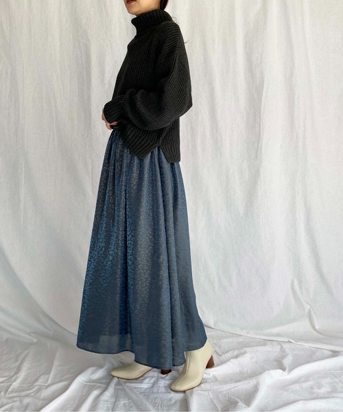 PICCIN（ピッチン）の「ハイネックボリュームニット（ニット/セーター・レディース・キャメル/チャコールグレー/ベージュ・M）」の8枚目の写真