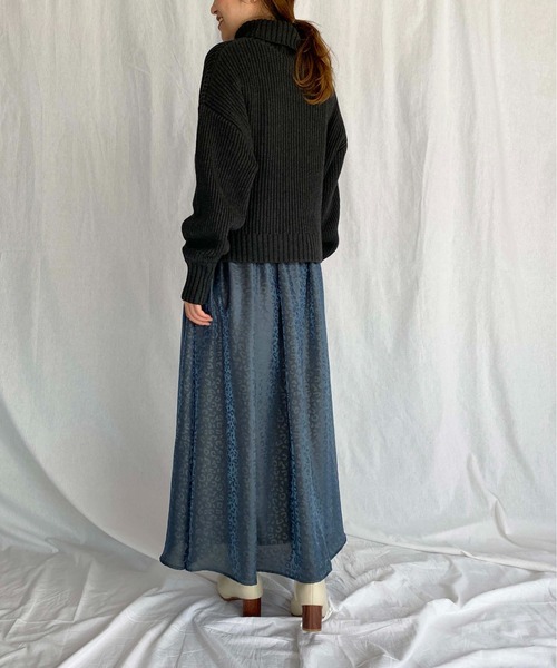 PICCIN（ピッチン）の「ハイネックボリュームニット（ニット/セーター・レディース・キャメル/チャコールグレー/ベージュ・M）」の9枚目の写真