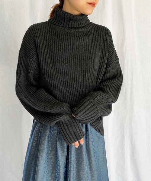 PICCIN（ピッチン）の「ハイネックボリュームニット（ニット/セーター・レディース・キャメル/チャコールグレー/ベージュ・M）」の6枚目の写真