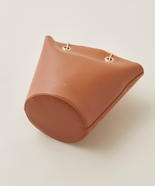 natural couture(ナチュラルクチュール)の「ウッドハンドル2WAYバケツトートバッグ(トートバッグ・レディース・グリーン/ライトベージュ/キャメル・FREE)」の4枚目の写真