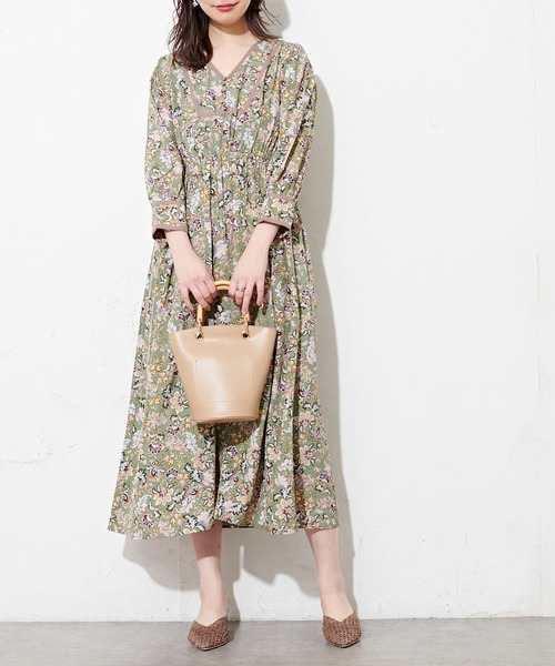 natural couture(ナチュラルクチュール)の「ウッドハンドル2WAYバケツトートバッグ(トートバッグ・レディース・グリーン/ライトベージュ/キャメル・FREE)」の16枚目の写真