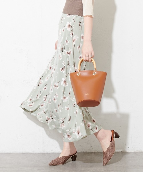 natural couture(ナチュラルクチュール)の「ウッドハンドル2WAYバケツトートバッグ(トートバッグ・レディース・グリーン/ライトベージュ/キャメル・FREE)」の20枚目の写真