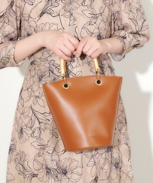 natural couture(ナチュラルクチュール)の「ウッドハンドル2WAYバケツトートバッグ(トートバッグ・レディース・グリーン/ライトベージュ/キャメル・FREE)」の18枚目の写真