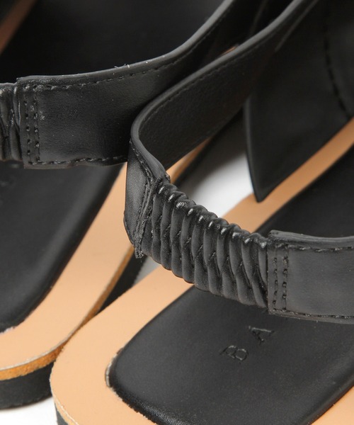 BAYFLOW（ベイフロー）の「ステッチクロスサンダル（サンダル・レディース・ブラック/オフホワイト・SMALL/MEDIUM/LARGE）」の4枚目の写真