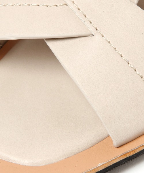 BAYFLOW（ベイフロー）の「ステッチクロスサンダル（サンダル・レディース・ブラック/オフホワイト・SMALL/MEDIUM/LARGE）」の12枚目の写真