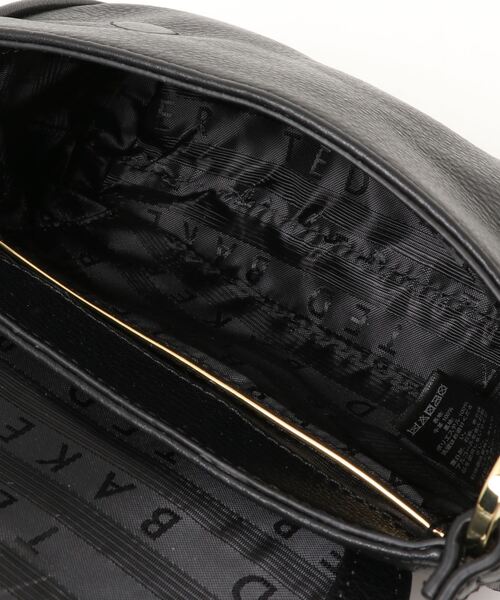 Ted Baker（テッドベーカー）の「TRINETT　リングディテール レザー クロスボディバッグ（ショルダーバッグ・レディース・ブラック/グリーン・O/S）」の3枚目の写真