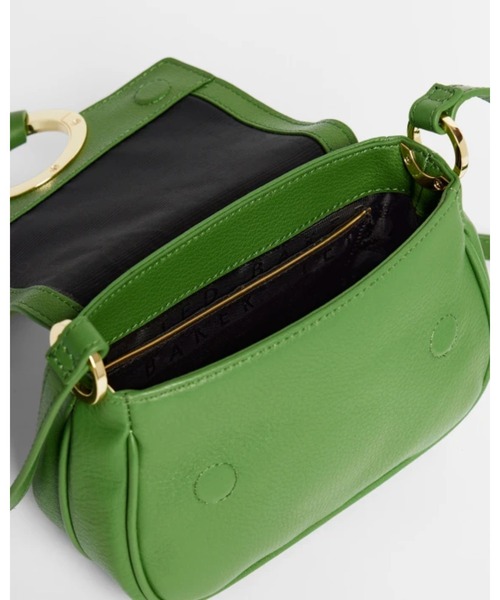 Ted Baker（テッドベーカー）の「TRINETT　リングディテール レザー クロスボディバッグ（ショルダーバッグ・レディース・ブラック/グリーン・O/S）」の15枚目の写真
