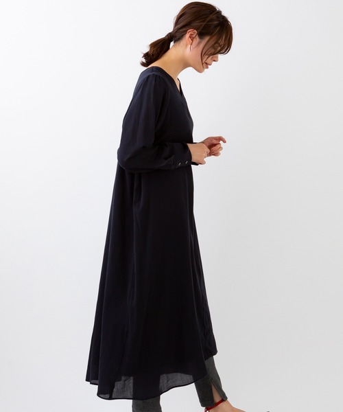 Sono(ソーノ)の「【SONO/ソーノ】ファインナチュラルロングワンピース(ワンピース・レディース・ネイビー/ナチュラル・1)」の3枚目の写真