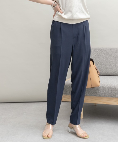 UR Lab.（アーバンリサーチラボ）の「『34サイズ/低身長向けも展開』ジョーゼットテーパードパンツ（その他パンツ・レディース・イエロー/ピンク/ネイビー/ブルー・34/36/38）」の2枚目の写真