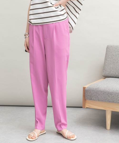 UR Lab.（アーバンリサーチラボ）の「『34サイズ/低身長向けも展開』ジョーゼットテーパードパンツ（その他パンツ・レディース・イエロー/ピンク/ネイビー/ブルー・34/36/38）」の4枚目の写真