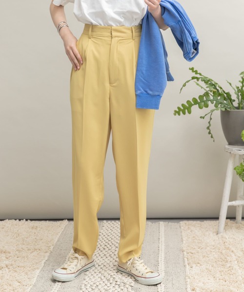 UR Lab.（アーバンリサーチラボ）の「『34サイズ/低身長向けも展開』ジョーゼットテーパードパンツ（その他パンツ・レディース・イエロー/ピンク/ネイビー/ブルー・34/36/38）」の6枚目の写真