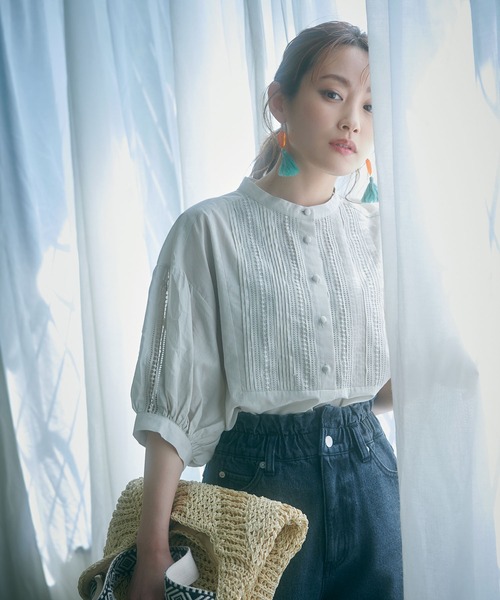 vis-`a-vis（ビサビ）の「ウェストギャザーデニム&ツイルテーパードパンツ（デニムパンツ・レディース・スミクロ/ホワイト系その他5/ブルー系その他4・SS/S/M/L）」の4枚目の写真