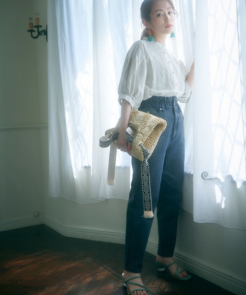 vis-`a-vis（ビサビ）の「ウェストギャザーデニム&ツイルテーパードパンツ（デニムパンツ・レディース・スミクロ/ホワイト系その他5/ブルー系その他4・SS/S/M/L）」の10枚目の写真