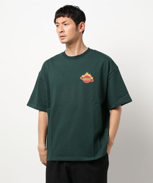 SPINNS（スピンズ）の「【ゆったりシルエット】 FIRE PSDNバックプリント半袖Tシャツ（Tシャツ/カットソー・メンズ・ホワイト/グリーン/ブラック・ONESIZE）」の7枚目の写真