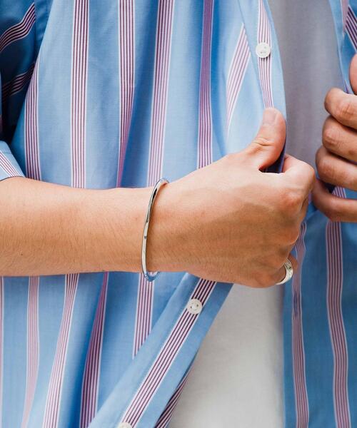 green label relaxing(グリーンレーベルリラクシング)の「トライアングル バングル(バングル/リストバンド・メンズ・シルバー/ゴールド/その他1・FREE)」の8枚目の写真