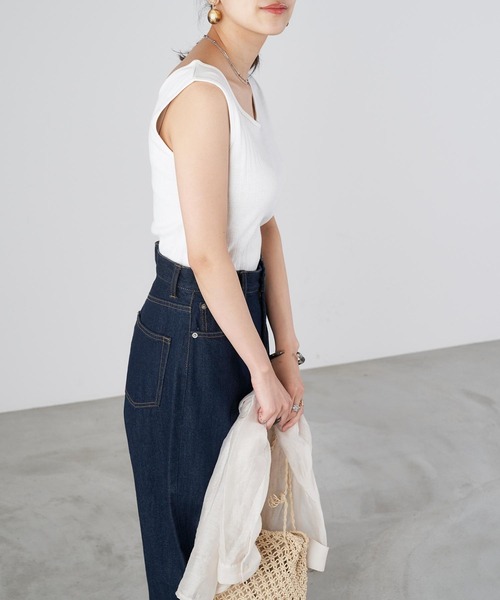 Chaco closet(チャコ クローゼット)の「コットンリブシンプルタンクトップ(タンクトップ・レディース・ブラック/ベージュ/オフホワイト・FREE)」の4枚目の写真