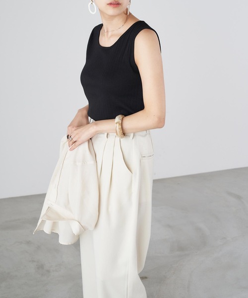 Chaco closet(チャコ クローゼット)の「コットンリブシンプルタンクトップ(タンクトップ・レディース・ブラック/ベージュ/オフホワイト・FREE)」の8枚目の写真