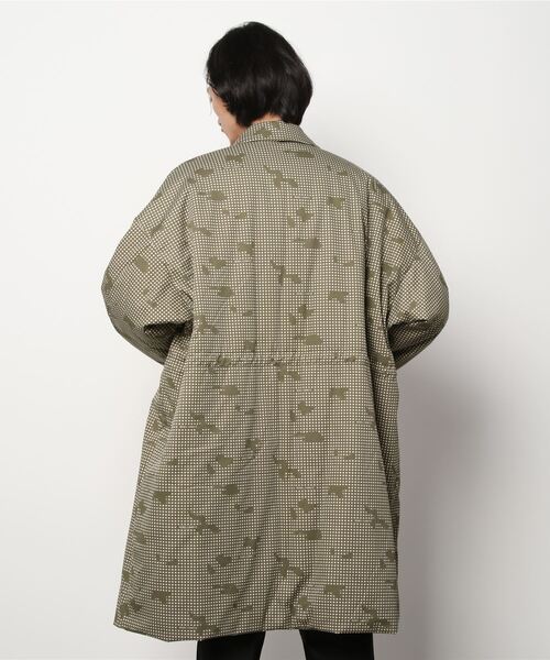 N.HOOLYWOOD（N.ハリウッド）の「BALMACAAN COAT（ステンカラーコート・メンズ・カーキ系・38/40/36）」の7枚目の写真