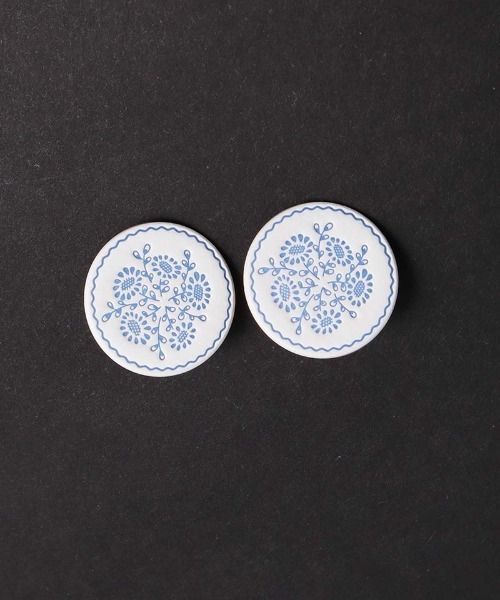 I am I in fact...(アイアムアイインファクト)の「SMALL MUSTACHE コースターイヤリング(イヤリング・レディース・グリーン/ブルー/ブラック・FREE)」の18枚目の写真