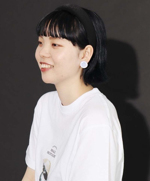 I am I in fact...(アイアムアイインファクト)の「SMALL MUSTACHE コースターイヤリング(イヤリング・レディース・グリーン/ブルー/ブラック・FREE)」の5枚目の写真