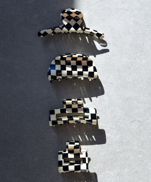 CALIFORNIA OUTFITTERS（カリフォルニア アウトフィッターズ）の「【LULKA（ルールカ）】ブロックチェックヘアクリップ サークルヘアクリップ（バレッタ/ヘアクリップ・レディース・ブラック系その他/ブラック系その他2/ブラック系その他3/ブラック系その他5/ブラック系その他4・ONE SIZE）」の11枚目の写真