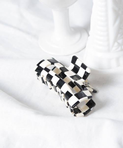 CALIFORNIA OUTFITTERS（カリフォルニア アウトフィッターズ）の「【LULKA（ルールカ）】ブロックチェックヘアクリップ サークルヘアクリップ（バレッタ/ヘアクリップ・レディース・ブラック系その他/ブラック系その他2/ブラック系その他3/ブラック系その他5/ブラック系その他4・ONE SIZE）」の7枚目の写真