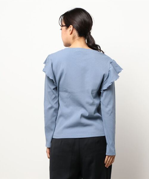 COLONY 2139（コロニートゥーワンスリーナイン）の「ランダムテレコ肩フリル長袖Tシャツ（Tシャツ/カットソー・レディース・アイボリー/ブルー/ブラック・SMALL/MEDIUM）」の4枚目の写真
