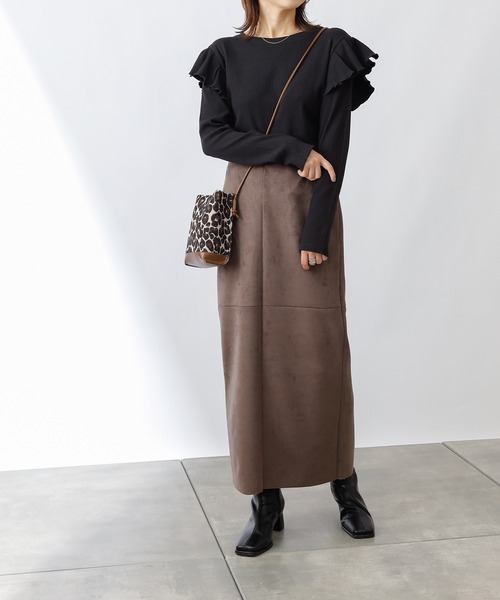 COLONY 2139（コロニートゥーワンスリーナイン）の「ランダムテレコ肩フリル長袖Tシャツ（Tシャツ/カットソー・レディース・アイボリー/ブルー/ブラック・SMALL/MEDIUM）」の16枚目の写真