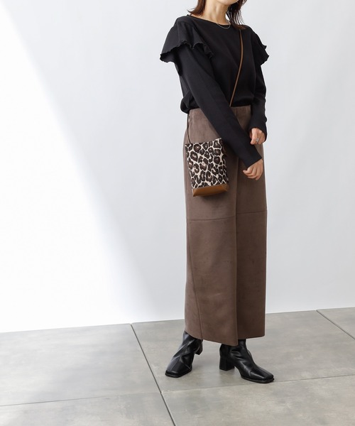 COLONY 2139（コロニートゥーワンスリーナイン）の「ランダムテレコ肩フリル長袖Tシャツ（Tシャツ/カットソー・レディース・アイボリー/ブルー/ブラック・SMALL/MEDIUM）」の15枚目の写真