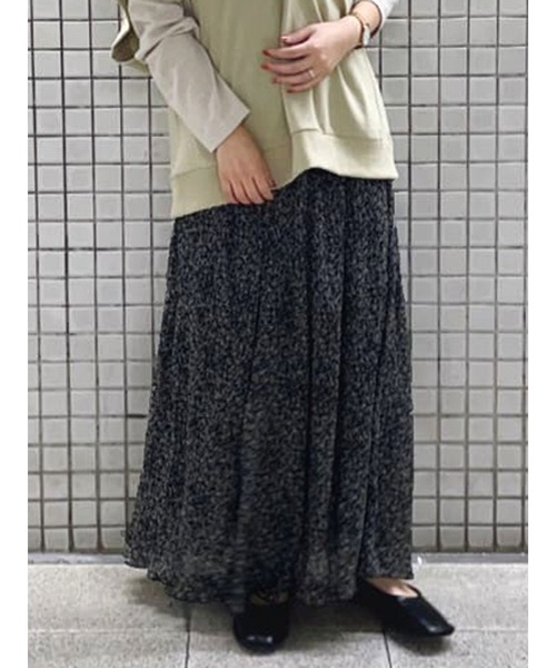 Samansa Mos2 blue（サマンサモスモスブルー）の「花柄楊柳スカート（スカート・レディース・グリーン/ブラック/ブラウン・ﾌﾘ-）」の2枚目の写真