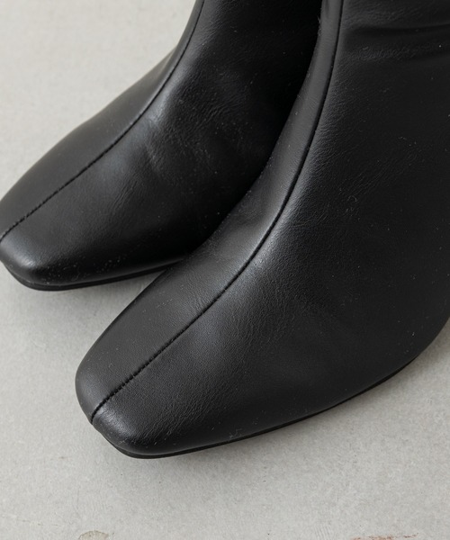 Chico（チコ）の「スクエアレザーロングブーツ（ブーツ・レディース・ブラウン/ブラック/アイボリー・LARGE/MEDIUM/SMALL）」の13枚目の写真