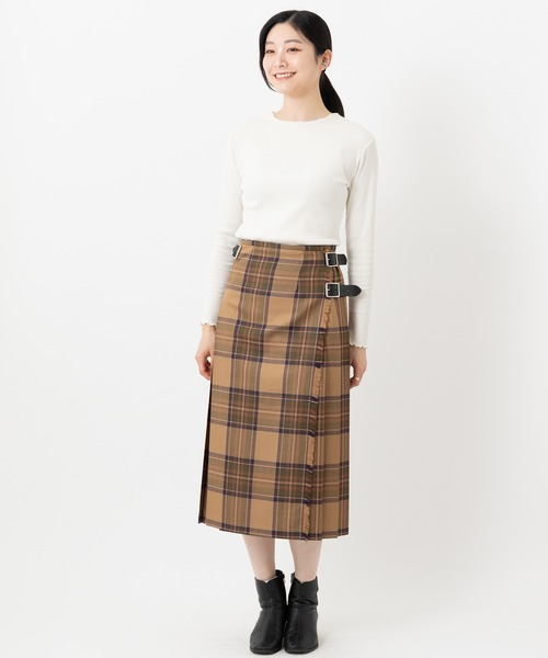 O'NEIL of DUBLIN（オニールオブダブリン）の「O'NEIL OF DUBLIN オニールオブダブリン ウーステッドウール100％スカート STANDARD 77cm Wワイドベルト（スカート・レディース・ブルー/ホワイト×ネイビー/イエロー/カーキ/ブラック/ライトブルー/インディゴブルー/スモークピンク/グレー系その他3/バイオレット/ピンク/ブルー系その他2/ブルー系その他/ネイビー/ダークグリーン/チャコールグレー/シルバーグレー/ブラウン×イエロー/ライトグレー/ライトブラウン/ネイビー系1/グリーン/グレイッシュベージュ/ピンク系その他/ダークパープル/ブラック系その他/レンガ/ダークベージュ/パープル/レッド/グレー/イエロー× ブルー/グレー系その他/ブラウン系その他/ダークブルー/パープル系その他/ブルー系その他4/ブルー系その他3/グレー系その他2/パープル系/グリーン系その他/マスタード/ベージュ系その他/ダークグレー/グレー系その他4/グリーン系その他2/ブラウン系その他2/ウィート/グレイッシュブルー/ホワイト×ブルー/ブルー系その他5/オレンジ系その他/ライトグリーン/グリーン系その他3/グレー系その他5/オレンジ系その他2/イエロー系その他・14/12/10/8/6/4）」の20枚目の写真